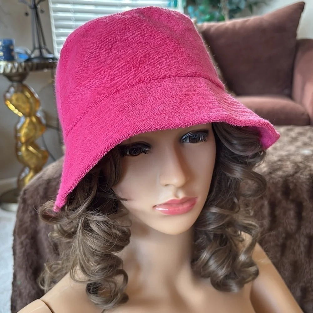 Brand New Juicy Couture Pink Bucket Hat Terrycloth w/ Gold Tone Embroidered Logo